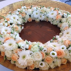 The wreath with gerbera