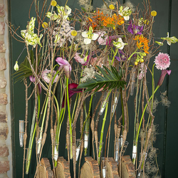 Flower arrangement with alstroemeria White